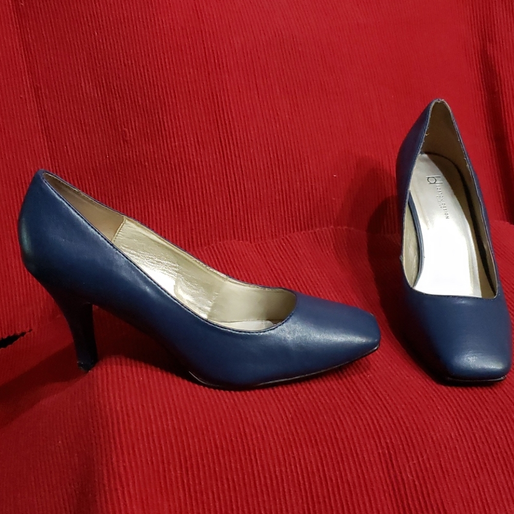 Shoes - Picture 3 of 5